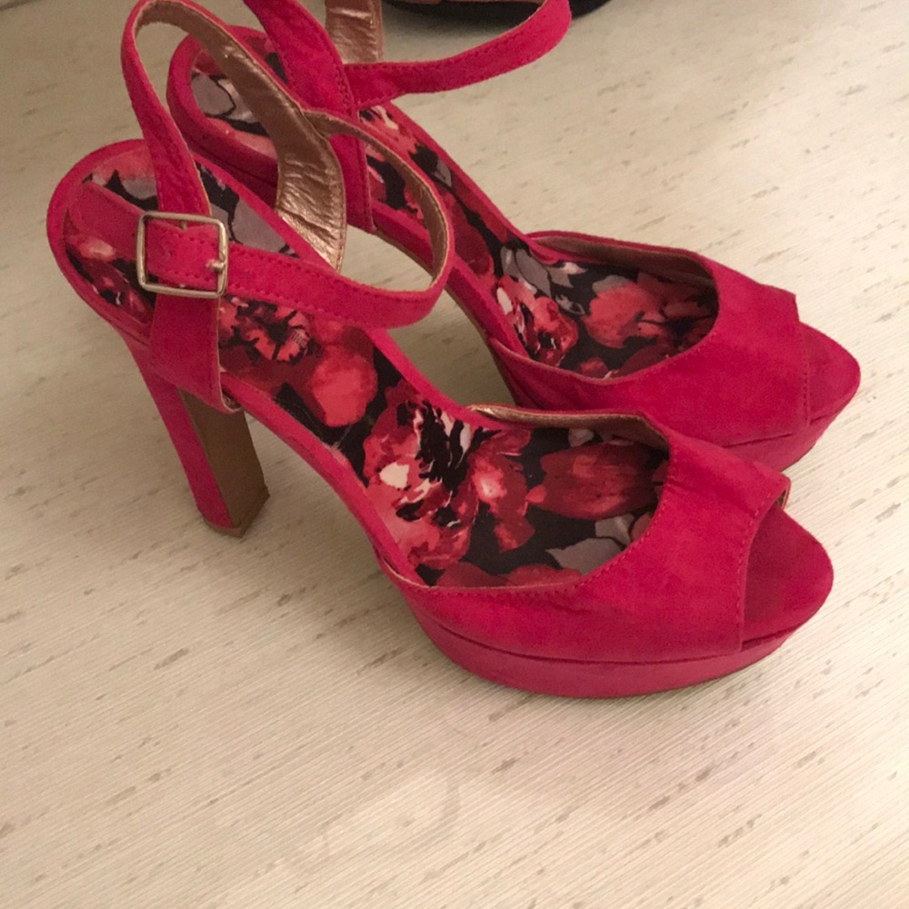Pink open toe high heels, size 8. Worn once.